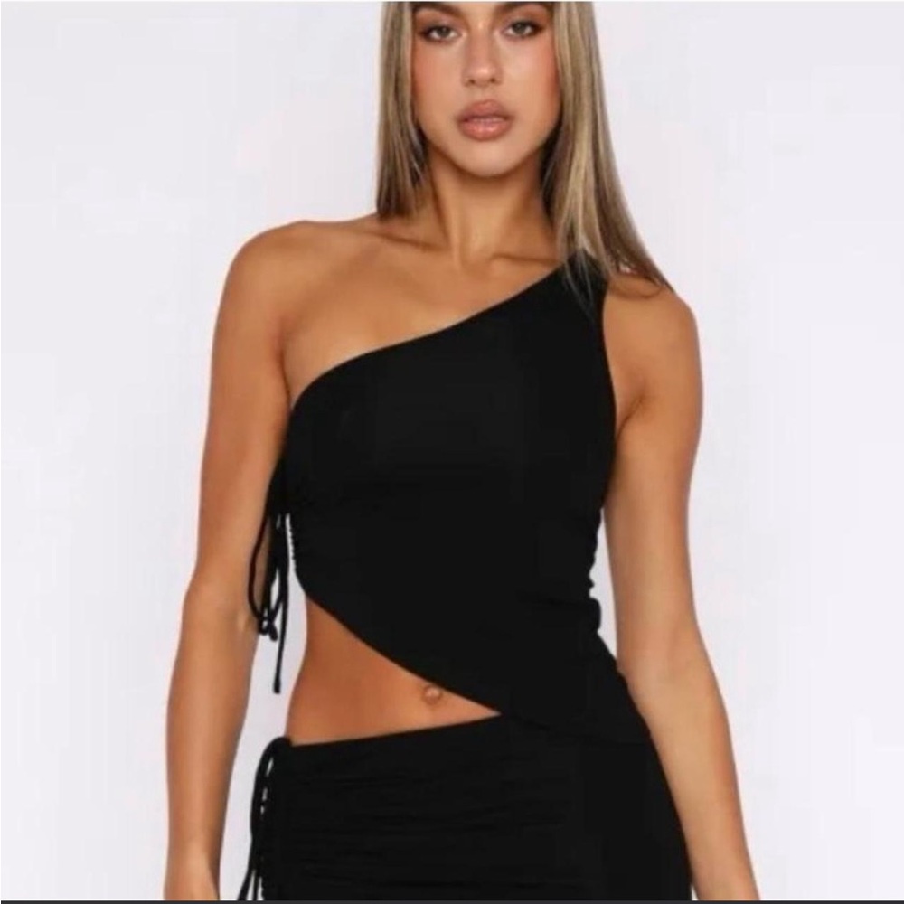 WhiteFox One-Shoulder Black Top